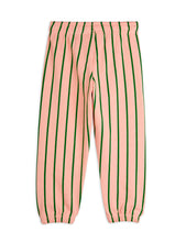 Lade das Bild in den Galerie-Viewer, Vertical Stripe AOP Sweatpants Pink, GOTS Organic Cotton
