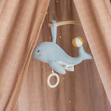 Lade das Bild in den Galerie-Viewer, Musik-Mobile „Wally the Whale“ Zartes Blau
