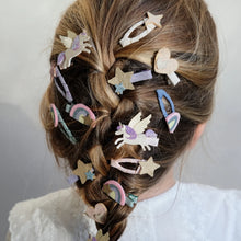 Lade das Bild in den Galerie-Viewer, Mini Hair Clips Flying Unicorn
