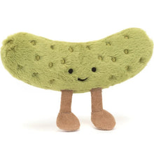 Lade das Bild in den Galerie-Viewer, Jellycat Kuscheltier „Amuseables Pickle“.
