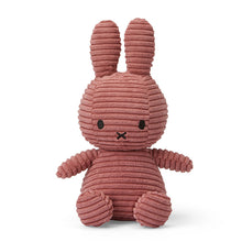 Lade das Bild in den Galerie-Viewer, Miffy Stofftier &#39;&#39;Miffy Sitting Corduroy Dusty Rose&#39;&#39; 23cm
