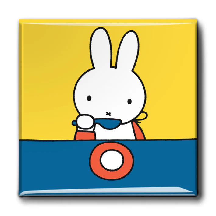 Miffy Magnet ''Miffy Eating''