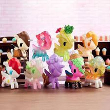 Lade das Bild in den Galerie-Viewer, &#39;&#39;Unicorno Frozen Treats&#39;&#39; Unicorn Blind Box Figures
