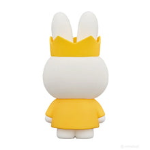 Lade das Bild in den Galerie-Viewer, Miffy Figure, Dick Bruna Series 4 &#39;&#39;Miffy with Crown&#39;&#39;
