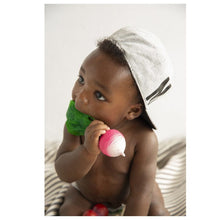 Lade das Bild in den Galerie-Viewer, Baby Teether &#39;&#39;Ramona the Radish&#39;&#39;
