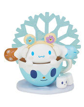 Lade das Bild in den Galerie-Viewer, Hello Kitty® x Tokidoki Blind Box Figures &#39;&#39;Winter Dreams&#39;&#39;
